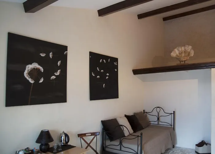 D'hotes Clos Des Pierres Blanches فندق مبيت وإفطار 3*